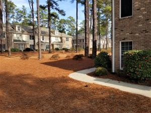 Building Photo - 101 Longwood Place