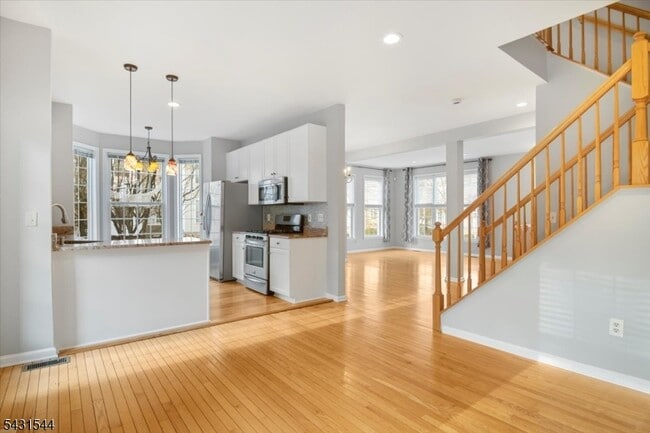 Building Photo - 145 Arrowgate Dr