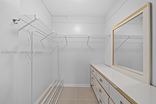 Building Photo - 17021 N Bay Rd