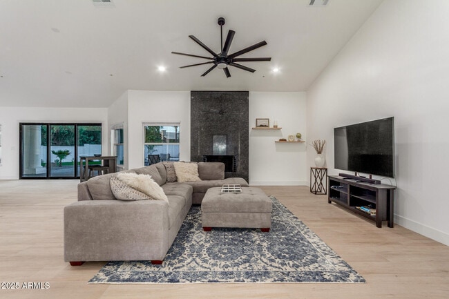 Building Photo - 8156 E Questa Rd