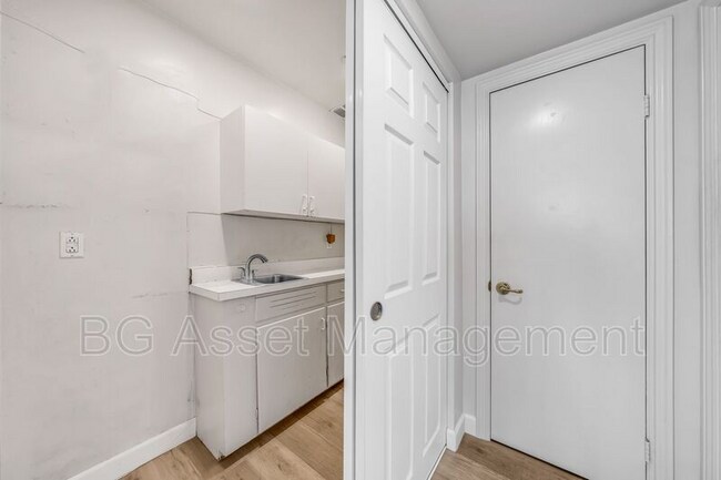 Building Photo - 275 O'Connor Dr