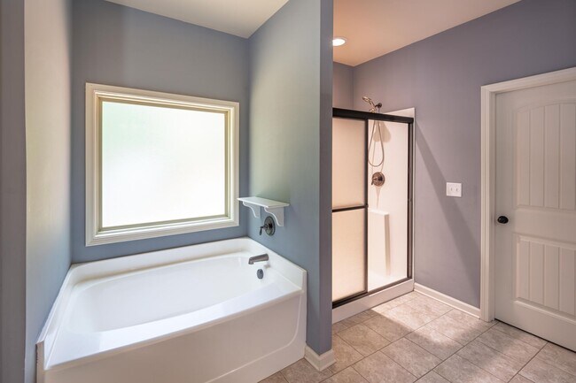 Building Photo - Private 4BR Home on Acreage with Pool and Hot Tub Near Downtown Senoia