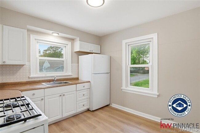 Building Photo - 128 Mounds Ave