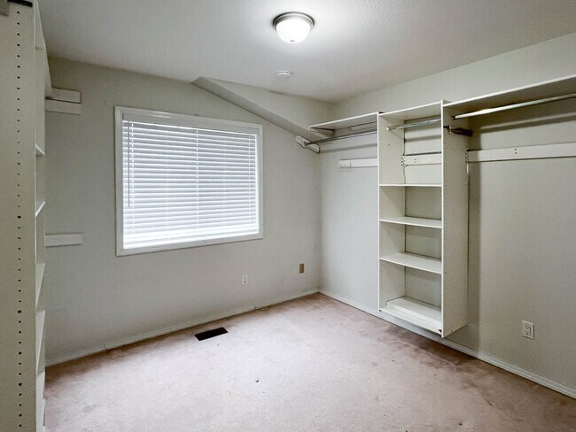Building Photo - 3664 Mirage Cir