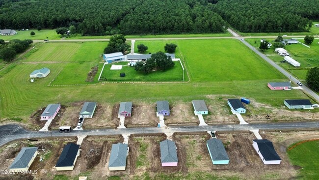 Building Photo - 237 Le Village Loop