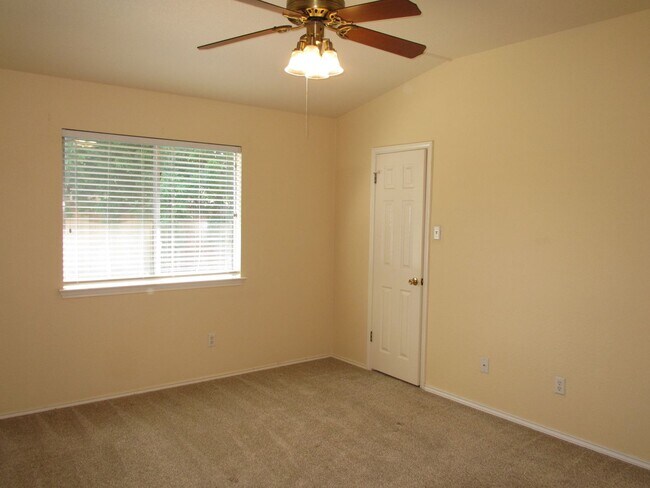 Building Photo - Updated Ranch in Round Rock