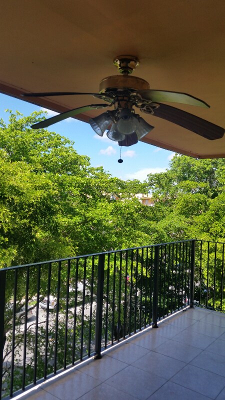 Building Photo - 1990 W 56th St