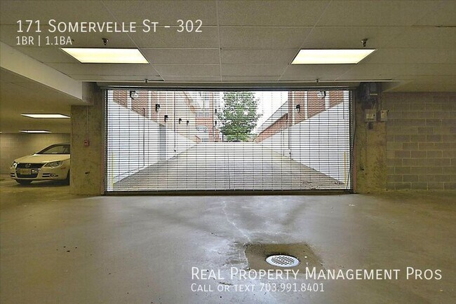 Building Photo - 171 Somervelle St