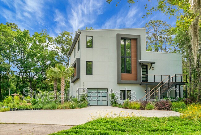 Building Photo - 665 Daniel Whaley Rd