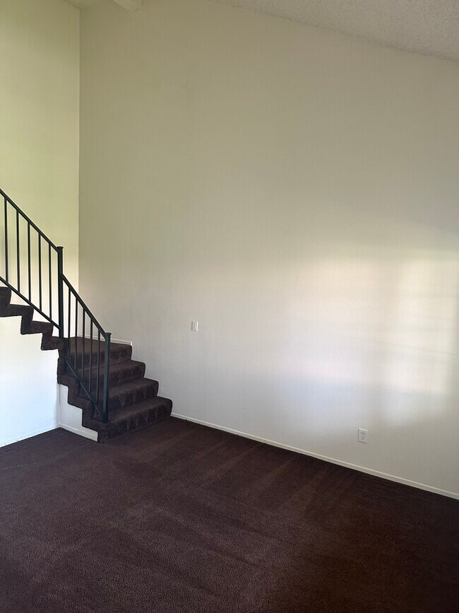 Building Photo - 1639 Orchid Ln