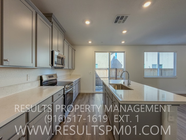 Building Photo - Brand new 3 Bedroom home. Wonderful amenities!