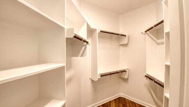 Building Photo - Spacious Single-Family Home Available Now!