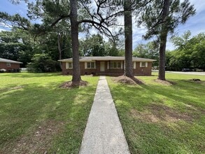 Building Photo - 400 Massee Dr