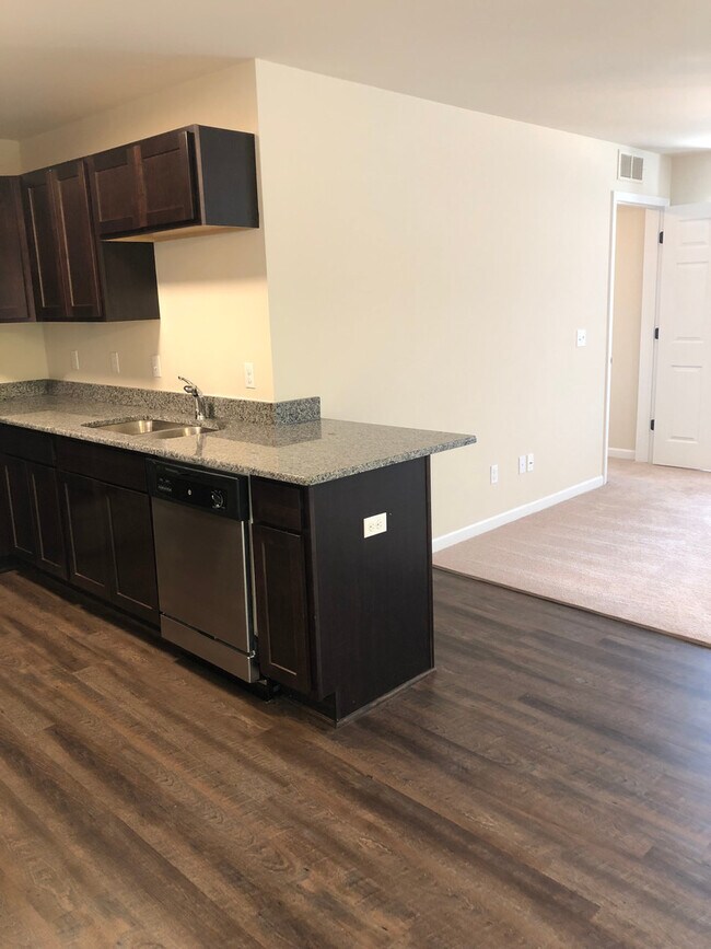 Building Photo - 8171 Promenade Dr