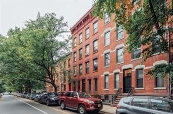 Building Photo - 208 7th St