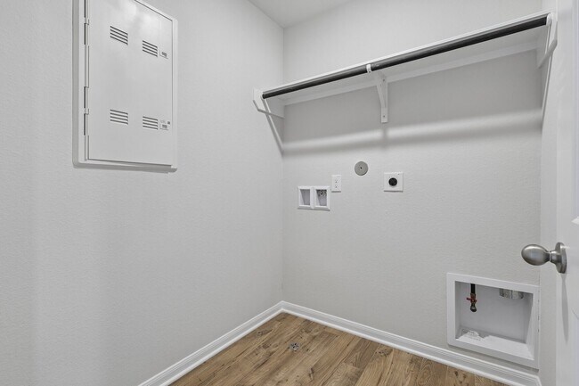 Building Photo - 1515 Jean Mdw Dr
