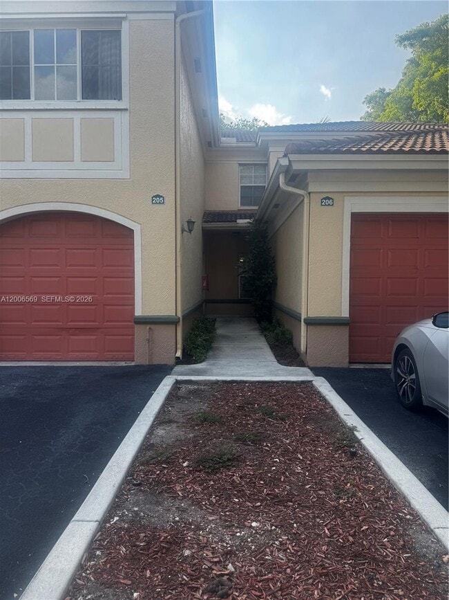 Building Photo - 2439 Centergate Dr