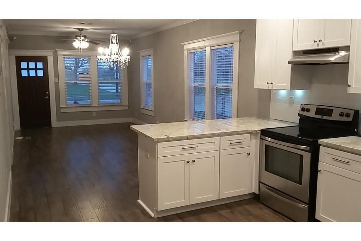 Building Photo - 4401 Elysian St