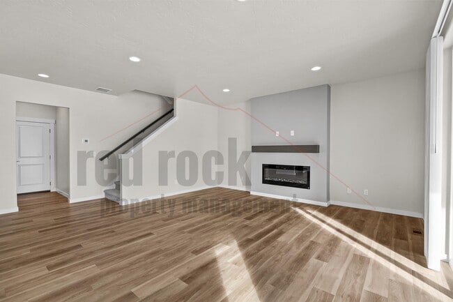 Building Photo - 1228 N Tschirley Rd