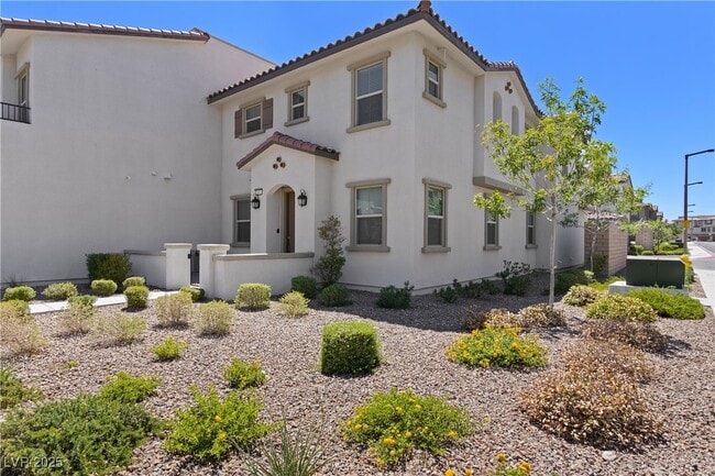 Building Photo - 4 Lomita Heights Dr