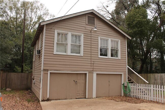 Primary Photo - 360 S Ann St