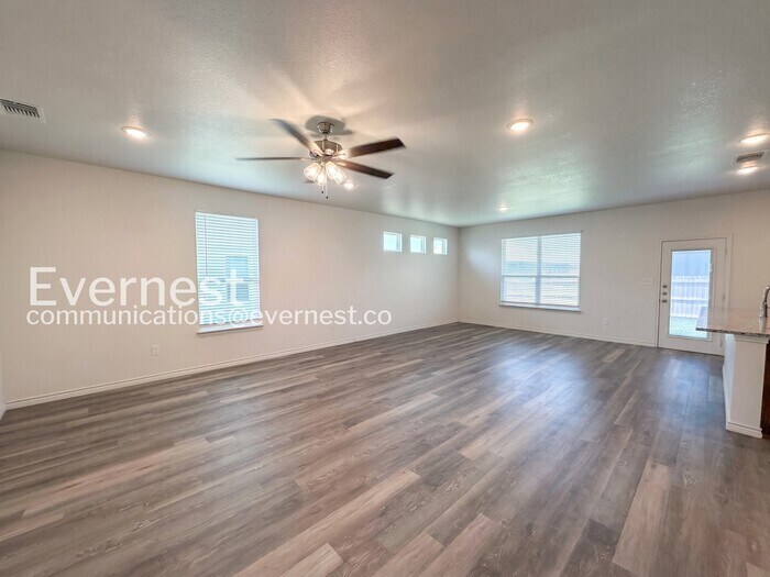 Building Photo - 866 Freedom Cir