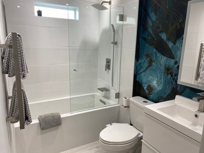 Building Photo - 1817 Tyler Ave