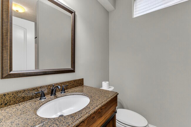 Building Photo - 345 Kenilworth Rd