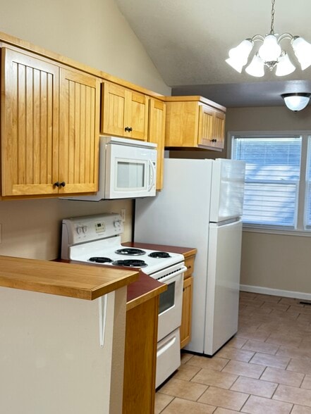 Building Photo - 805 4th St