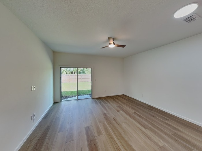 Building Photo - 594 Holly Lks Dr