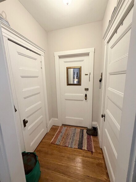 Building Photo - 15A Jason St