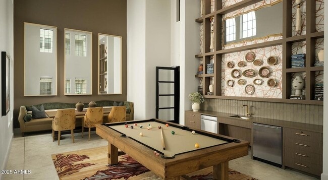 Building Photo - 98 S River Dr