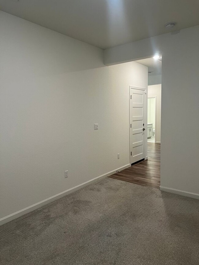 Building Photo - COMING SOON!! GORGEOUS 3 BED + BONUS ROOM!! WON'T LAST!!