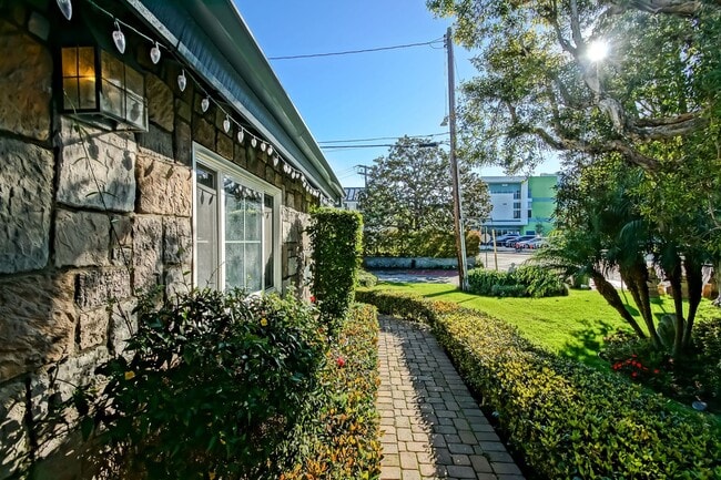 Building Photo - CHARMING & SPACIOUS, 5BR3.5BA HOME W/ PRIVATE YARD, BALCONY & SPRAWLING LIVING SPACE NEXT TO SAND...