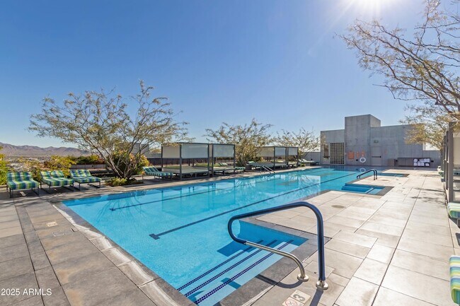 Building Photo - 7120 E Kierland Blvd