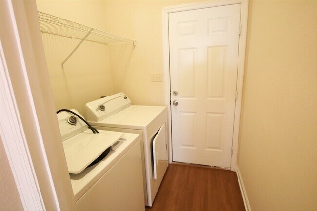 Building Photo - 2267 Pine Landing Ct