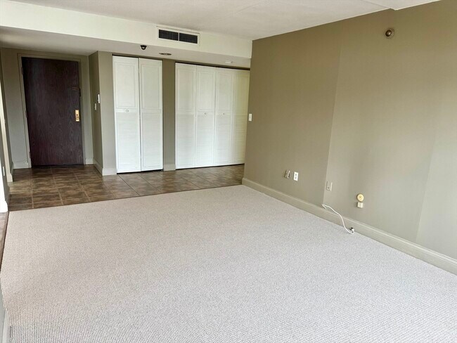 Building Photo - 51 Broad St