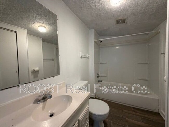 Building Photo - 1961-1963 Kenton St.