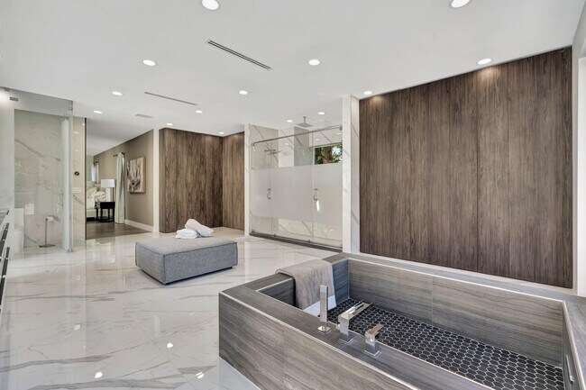 Building Photo - 7693 Steeplechase Dr