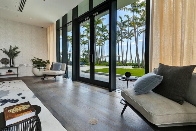 Building Photo - 650 NE 32nd St