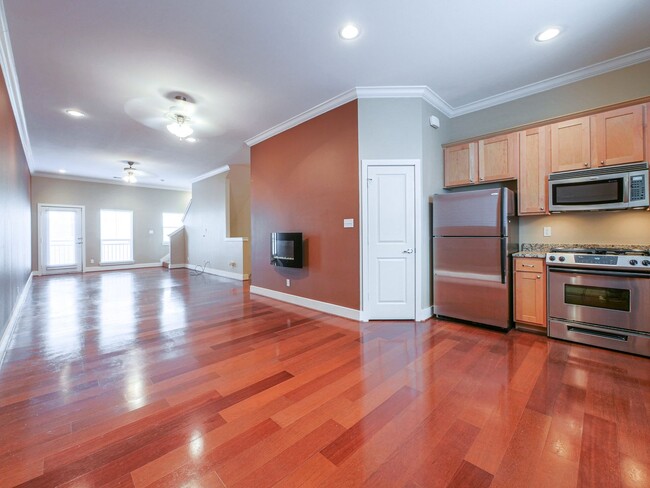 Building Photo - Two Bedroom, 2.5 Bath Gated Condo, blocks ...