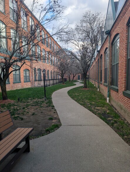 Building Photo - 160 Fremont St