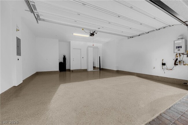 Building Photo - 600 N Carriage Hill Dr