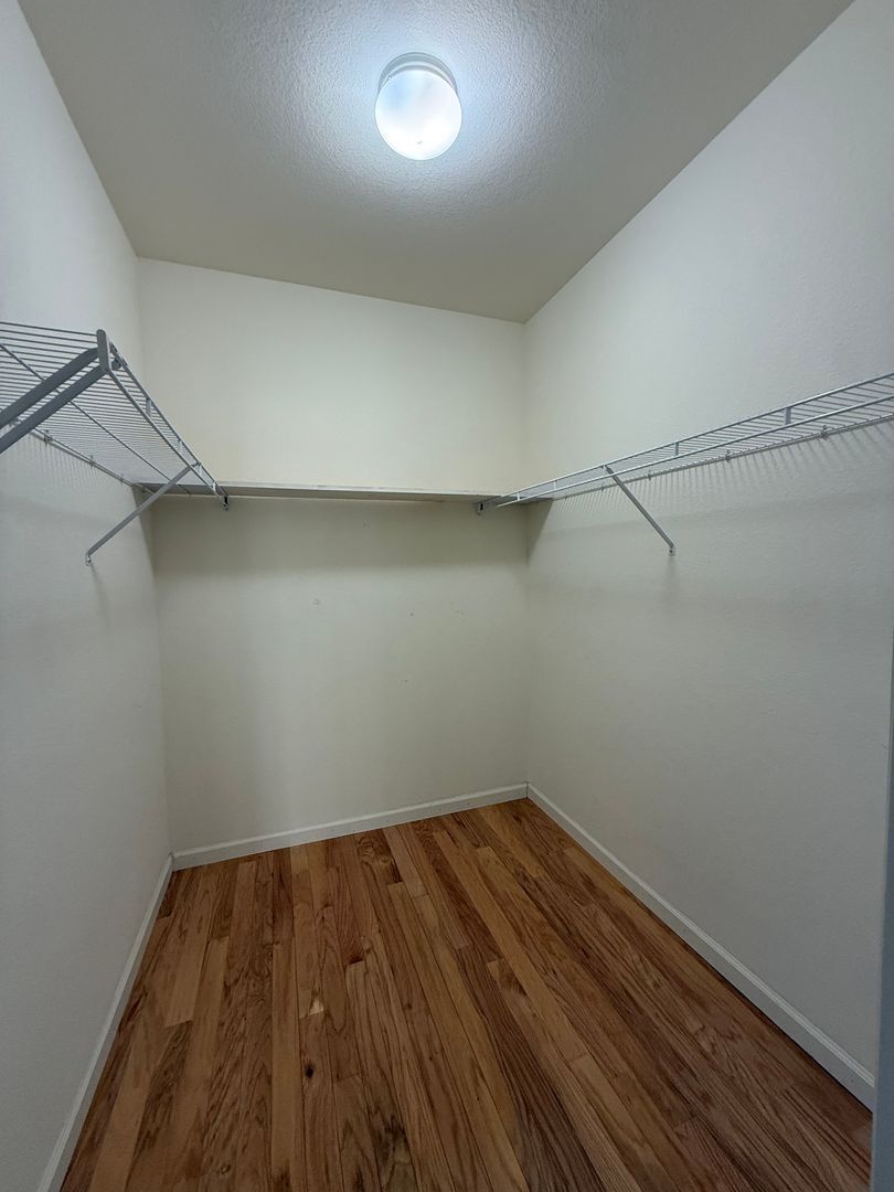 Building Photo - 9913 E Carolina Cir