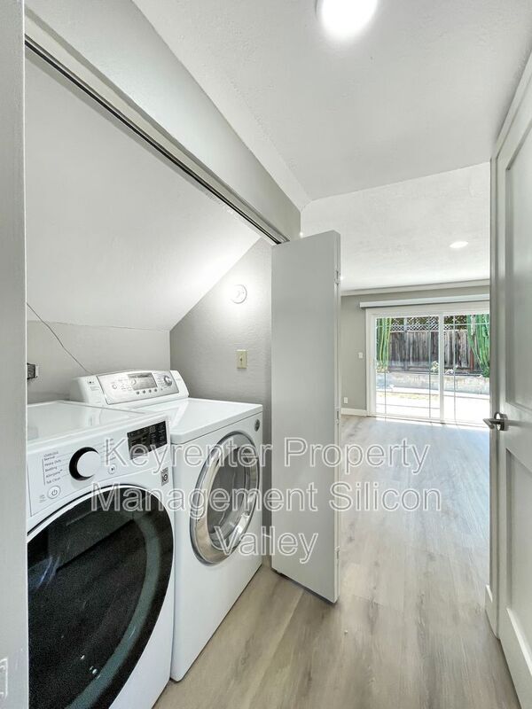 Building Photo - 1806 Blackmore Ct