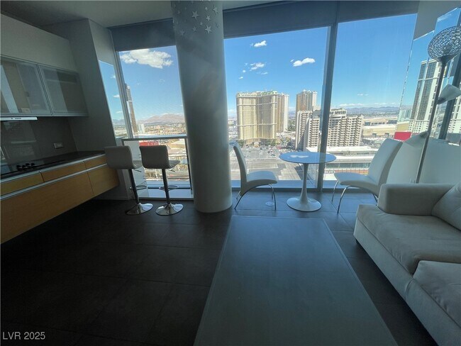 Building Photo - 3722 S Las Vegas Blvd