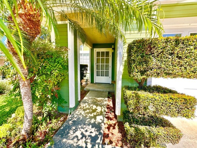 Building Photo - Beautiful Two-Story Home, Guajome Park, Community Pool, San Luis Rey Hiking/Biking Path, Lovely C...