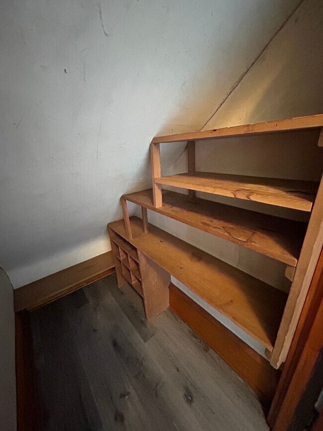 Building Photo - 412 Chestnut St