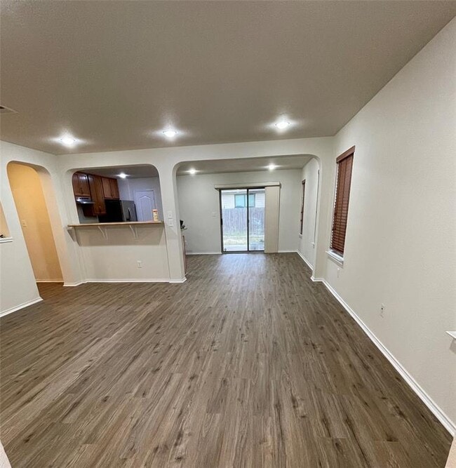 Building Photo - 904 Watson Way