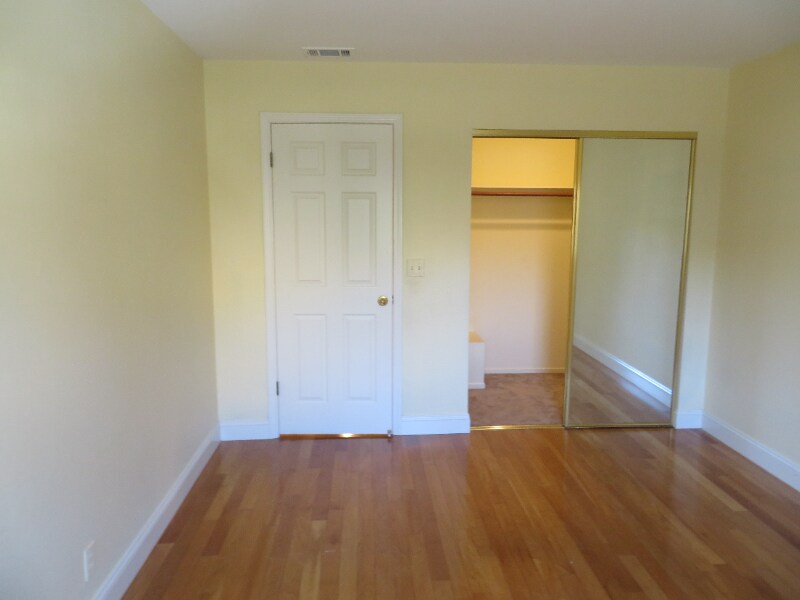 Building Photo - 3212 Bear Creek Dr